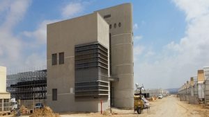 מבנה מנהלה ובקרה לתחנה